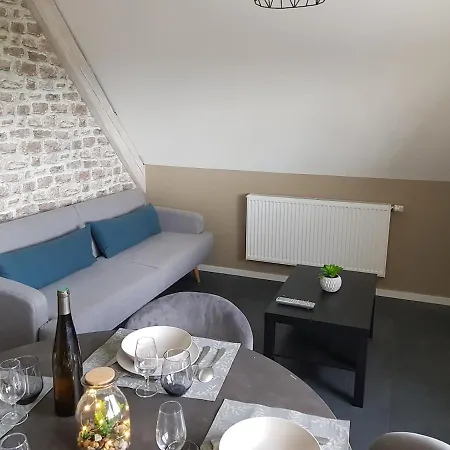 Au Nid De Cigognes